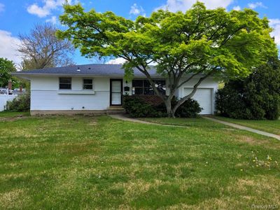 Property at 5 Thorpe Lane, East Islip, NY