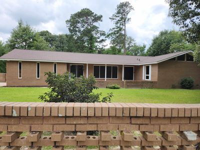 109 Delchamps Dr