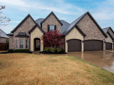 605 NE Saddle Ridge Rd