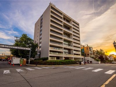 111 Grandview Ave APT 702