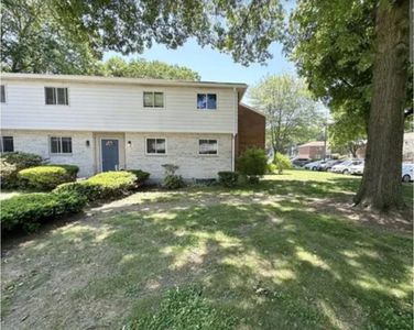 205 Bishop Dr Unit 205