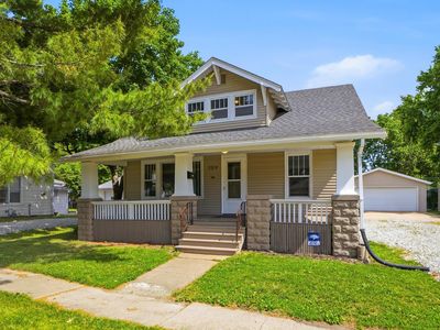 Property at 709 E Monroe St, Mount Pleasant, IA