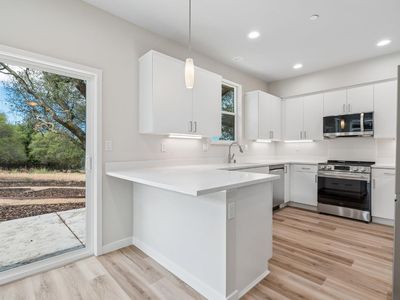 210 Lago Dr