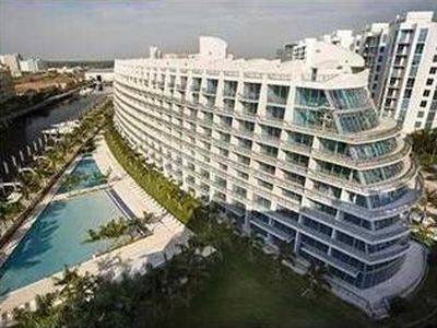 2950 NE 188th St APT 325