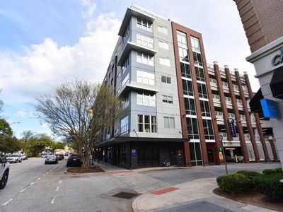 100 E Washington St APT 32