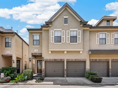 3010 Royal Oaks Crst