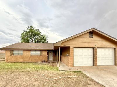 3842 Maple Ave