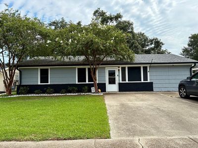522 Paris Ln