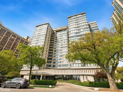 3430 N Lake Shore Dr APT 18M