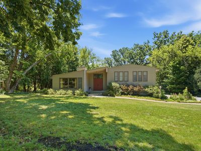 1559 W Demeter Dr