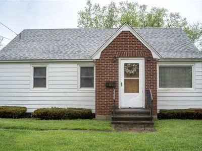 121 Riverside Dr
