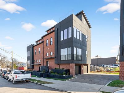 1218 Pillow St