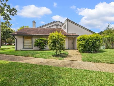 5864 Village Forest Ct