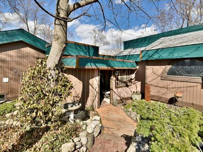 Property at 402 Channel Dr, Island Lake, IL