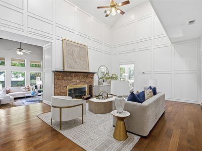 1349 Lakeview Dr