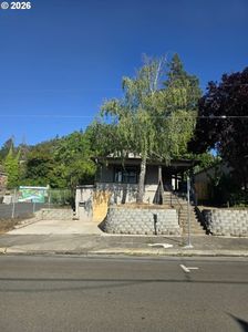 633 SE Kane St