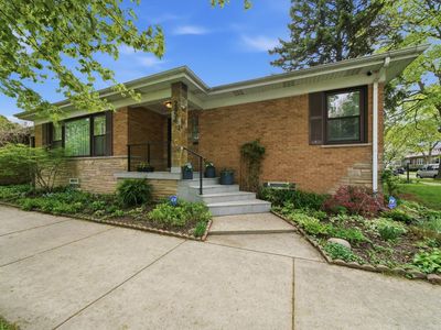 2456 W Farwell Ave