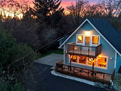 136 Pacific Boulevard NW