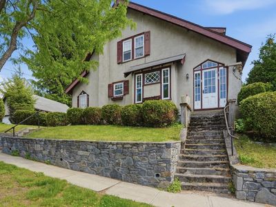 2 Jeppson Ave