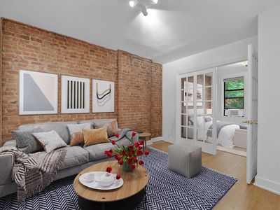 244 E 90th St APT 3B