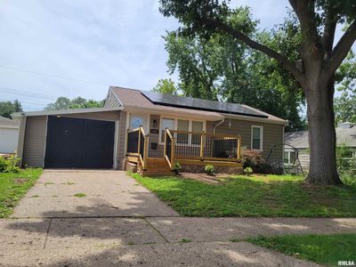 1102 Coolidge Ave