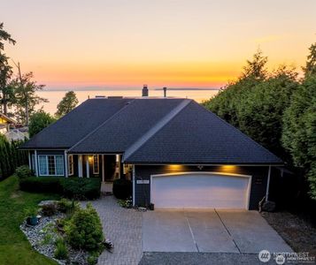 8613 Semiahmoo Drive