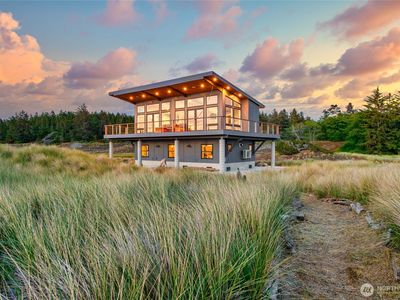 4749 Surfcrest Drive