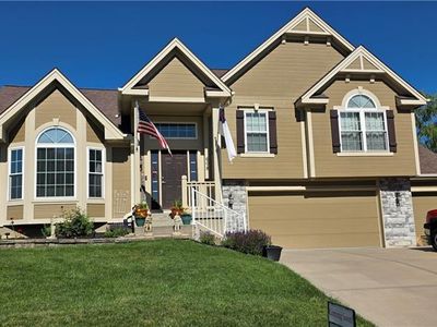 608 Coach Light Cir