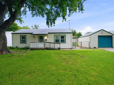 1312 W Regal St
