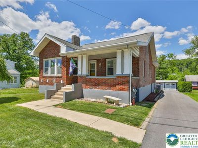 1635 E Emmaus Ave