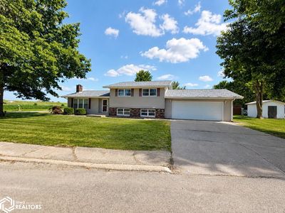 102 Maple St