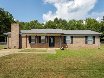 Property at 1701 Linwood St SW, Hartselle, AL