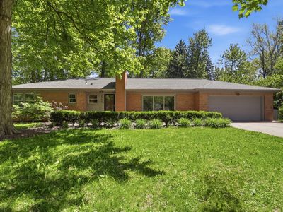 7703 Clarendon Rd