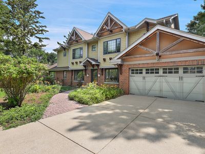 827 S Arlington Heights Rd