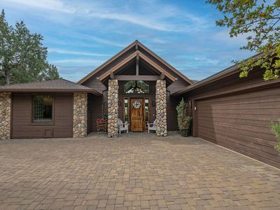 818 N Blazing Star Cir