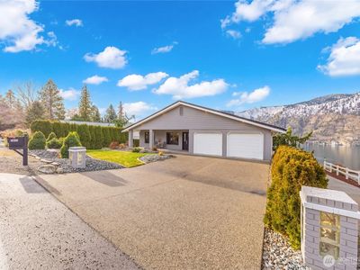 2885 Lakeshore Drive