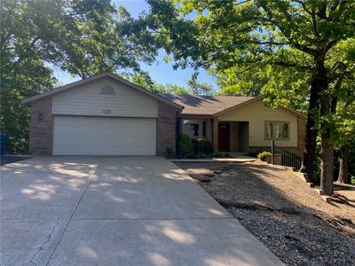 1 Chudleigh Ln