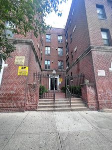 1025 45th St APT 3F