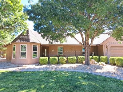 1206 N Horsemans Park Dr