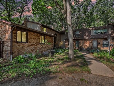 2579 Chatham Woods Dr SE