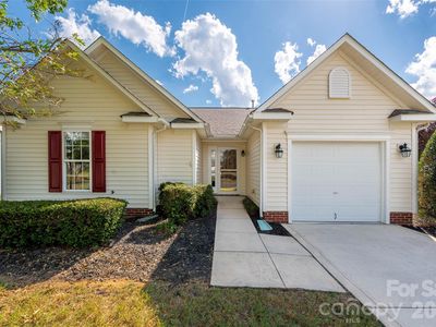 1011 Holly Villa Cir