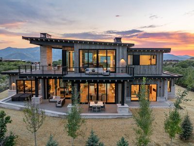 2202 E Painted Bluff Cir