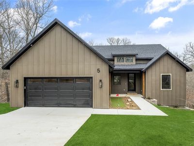 5 Carpenter Ln