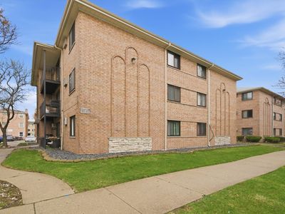 8741 W Summerdale Ave APT 3H