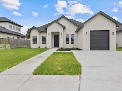 407 Liza St
