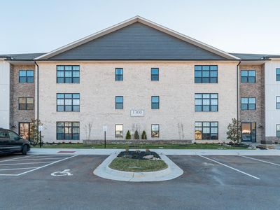 1300 Stoney Ridge Blvd #101