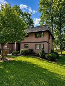 23 Lake Dr APT F8