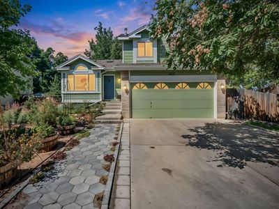 906 Deer Creek Ln
