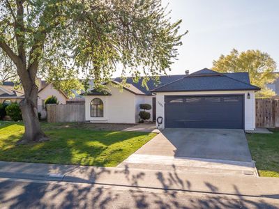 2886 Leslie Ln