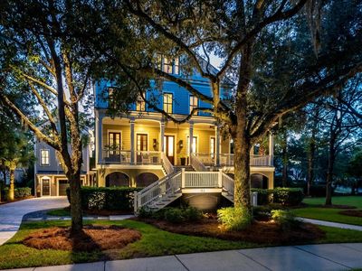 153 King George St